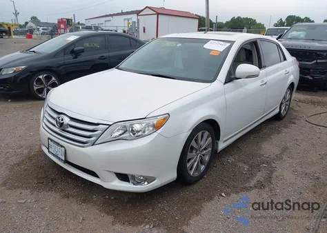 2011 Toyota Avalon Limited z USA, uszkodzony, nr VIN 4T1BK3DB7BU379067